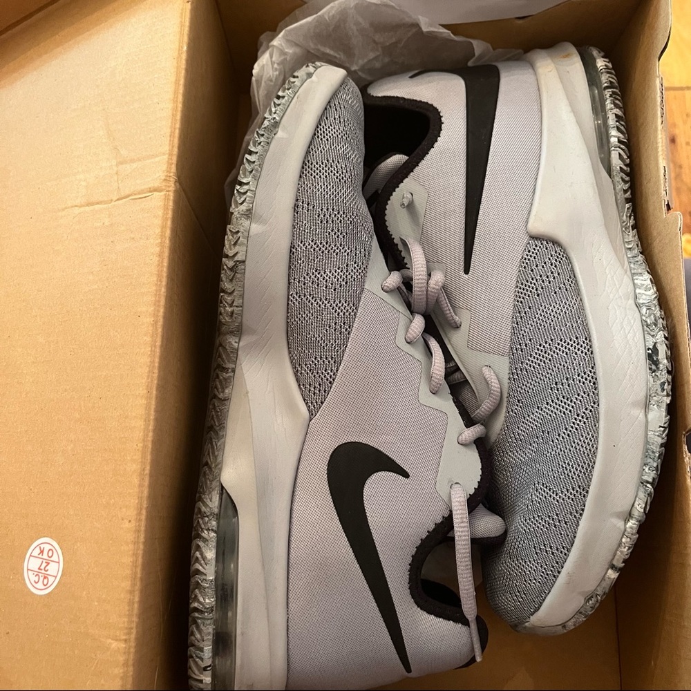 Nike Basketball Air Max Infuriate III Low Wolf Grey Black Cool Grey AJ5898 004 - Picture 4 of 4